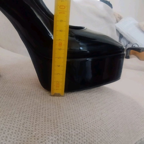 Shein black pumps like new, size 39 with thick platform