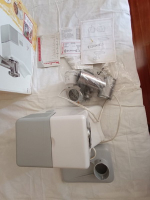 Moulinex HV6 (DR7) electric meat grinder with box