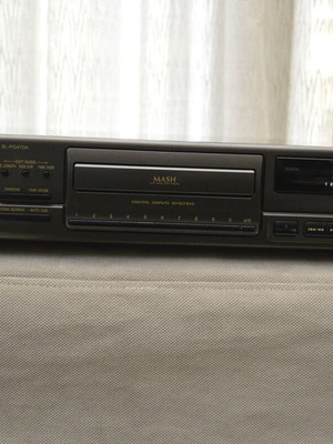 Technics SL-PG470A CD плейър като нов с аналогов RCA изход