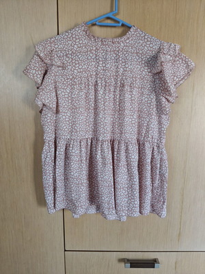Shein pink top with ruffles on sleeves size L new