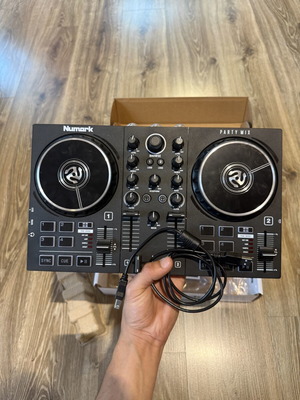 Numark Party Mix 1 DJ controller