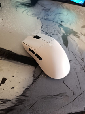 Hitscan Hyperlight white gaming mouse