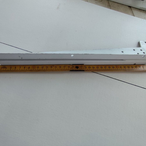 Element System metal shelf brackets, various sizes, white