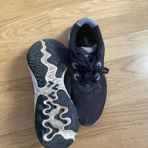 Nike Renew sneakers like new, size 40, black and white