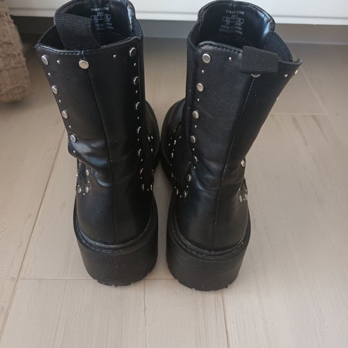 Zara boots black like new, size 39