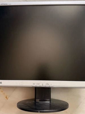 LG Flatron L1942PE-SS 19" LED monitor used, black and silver frame