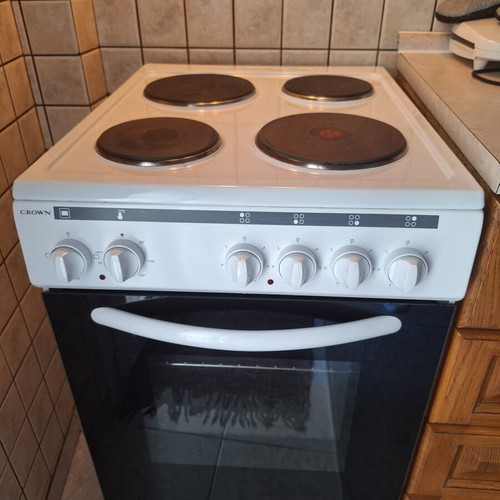 Crown electric stove 5400A A class, like new, 50x60cm