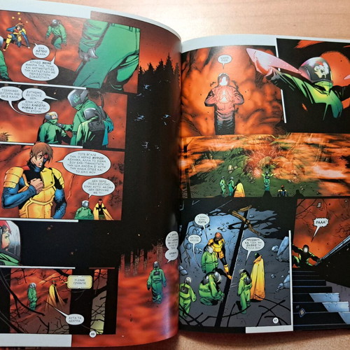 Avengers Red Zone like new