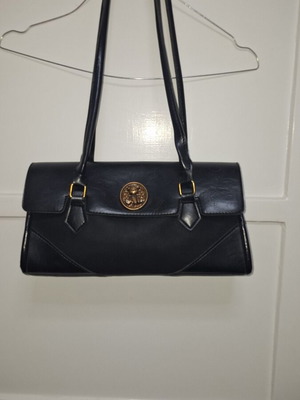 Black shoulder bag new with inner pocket