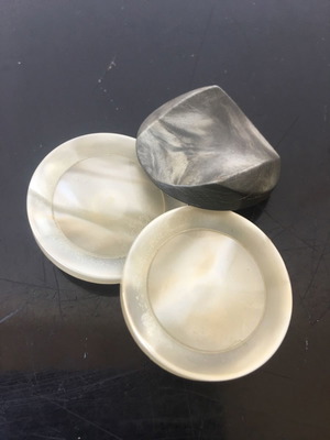 Button set with shank diameter 2.8cm