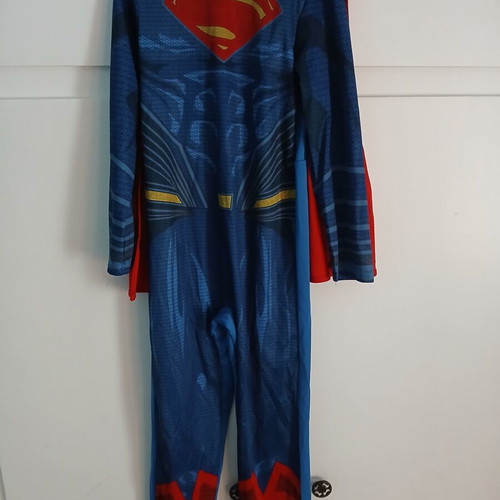 Superman carnival costume with cape used, size 7 to 8 years