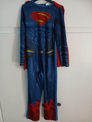 Superman carnival costume with cape used, size 7 to 8 years