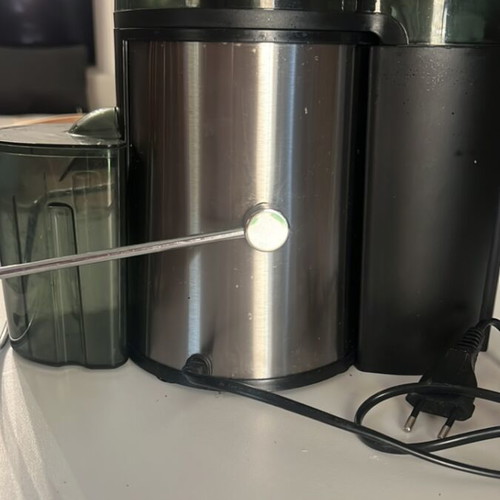 Fruit juicer 500W like new, barely used