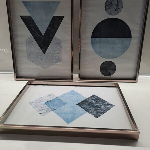 Silver frames set of 3 like new