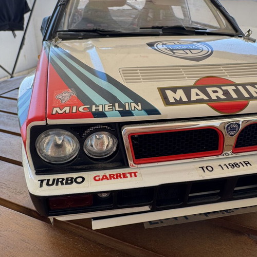 Lancia Delta Integrale 1/8 scale model new with 100 issues