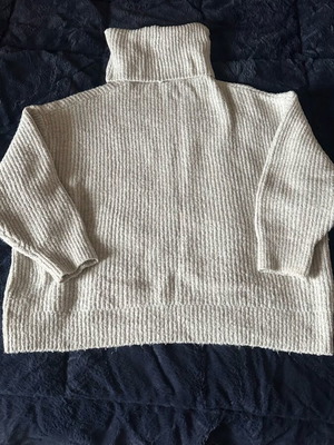 Zara white sweater like new, size M/L, oversize