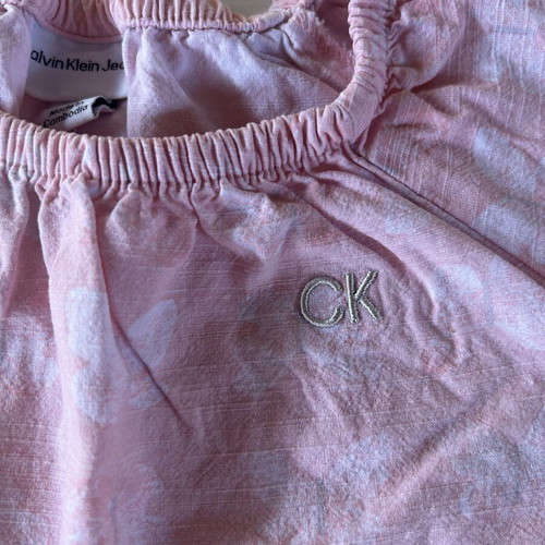 Calvin Klein skirt and blouse set for 4 years like new, white and pink