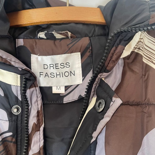 Sleeveless jacket with hood in various colors, like new