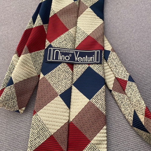 Tie in excellent condition