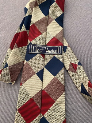 Tie in excellent condition