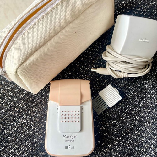 Braun Silk-épil epilator used with case