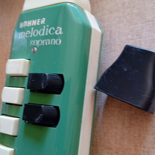 Melodica Soprano Hohner Germany like new, vintage green