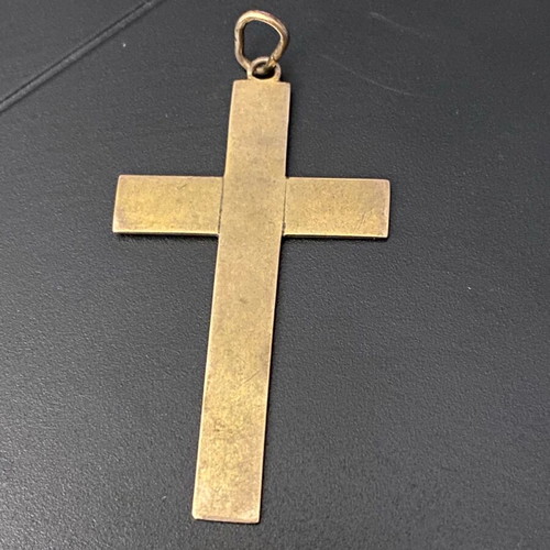 Gold cross used 7 carats with floral design