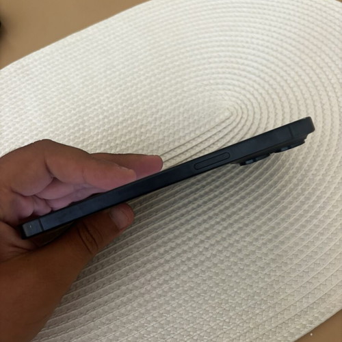15 Pro Max smartphone like new