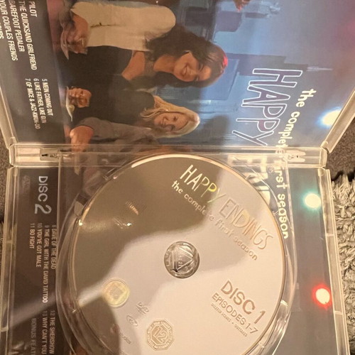 Happy Endings Season 1 Boxset DVD like new with English subtitles