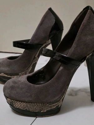 Jessica Simpson grey suede platform heels with snakeskin detail, like new size 37