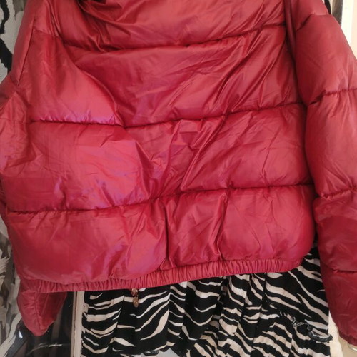 Zuiki Crop Jacket L like new, burgundy with removable hood