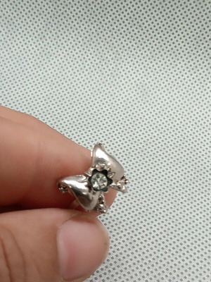 Bow ring with rhinestones size 7.25