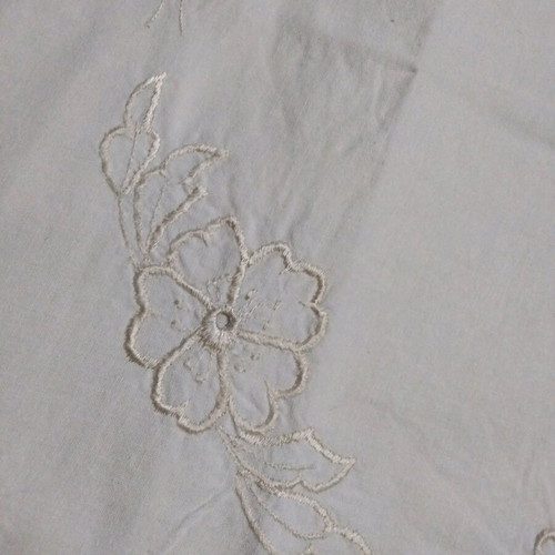 Vintage pillowcases with floral embroidery new (76x52 cm)