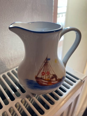 Small porcelain jug like new