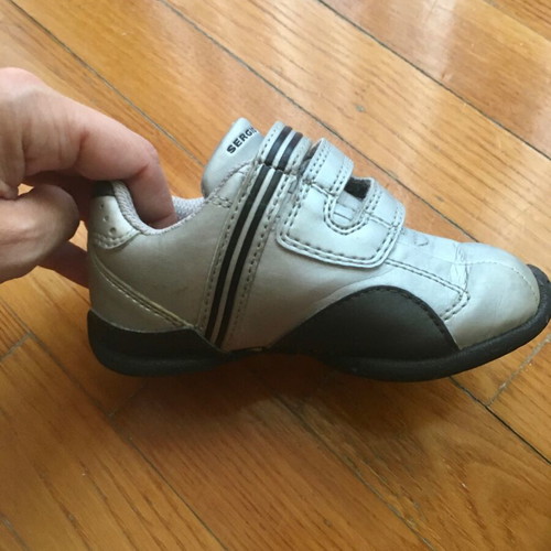 Sergio Tacchini kids sports shoes used, size 22
