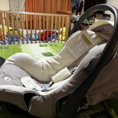 Inglesina Zippy stroller set like new with umbrella, changing bag, footmuff, rain cover