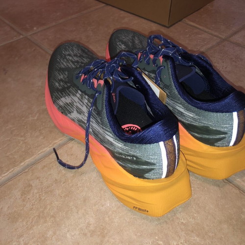 Asics Novablast 3 women's running shoes like new, size 41.5, multicolor
