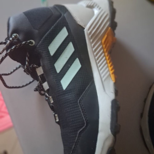 Adidas Terrex unisex sports shoes size 43, black and white