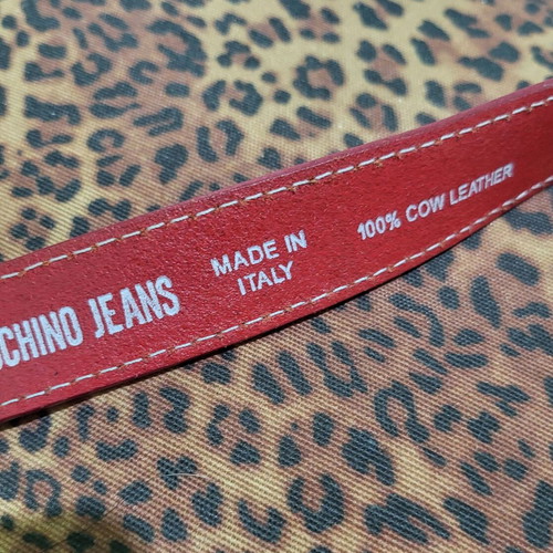 Колан Moschino Jeans употребяван, червена кожа с катарама сърце 90-те