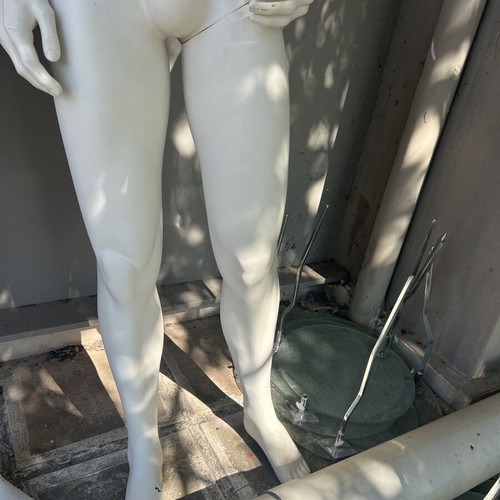 Used male display mannequins, Italian and Spanish