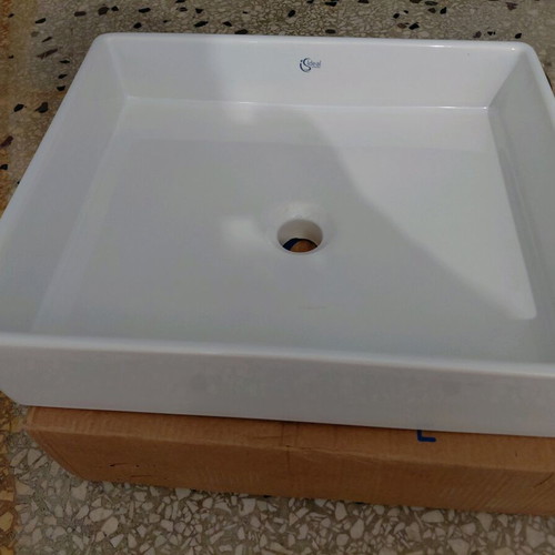 Ideal Standard Strada porcelain countertop sink white unused 50x42x14cm