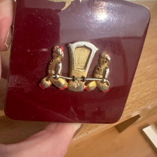 Collectible powder box used with rubies, 19th century