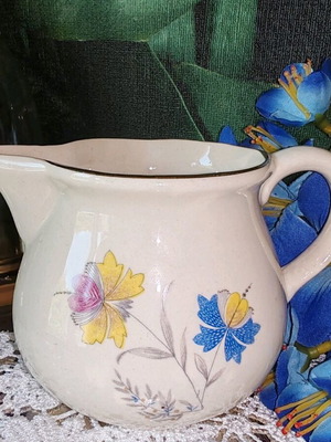 English porcelain milk jug new, 250 ml