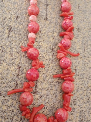 Natural coral necklace, 33cm length, 111g