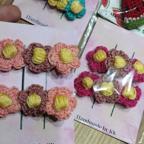Knitted hair clips new, pack of 2 pieces