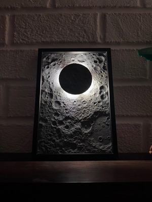 Moon Landscape Frame with Light USB LED power, like new