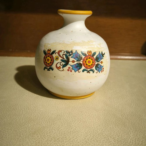 Clay vase relatively small and beautiful