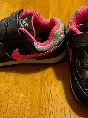 Nike παπουτσάκια ν22 σαν καινούργιο