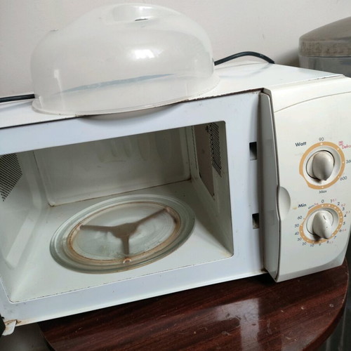 LG microwave oven used, works properly