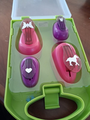 Crelando Craft Punch Set like new with decorative shapes